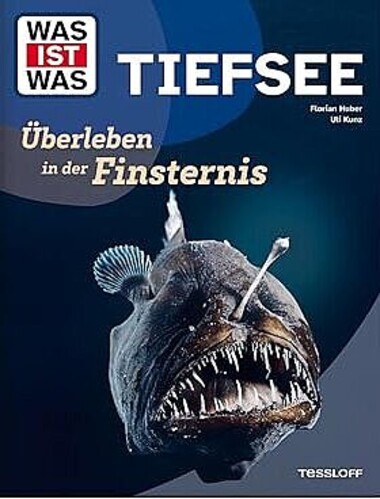 Ein Tiefsee-Anglerfisch, darüber der Schriftzug "Überleben in der Finsternis"